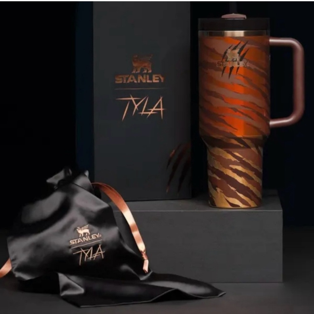 Nib TYLA TYGER QUENCHER 40 OZ Soldout online.